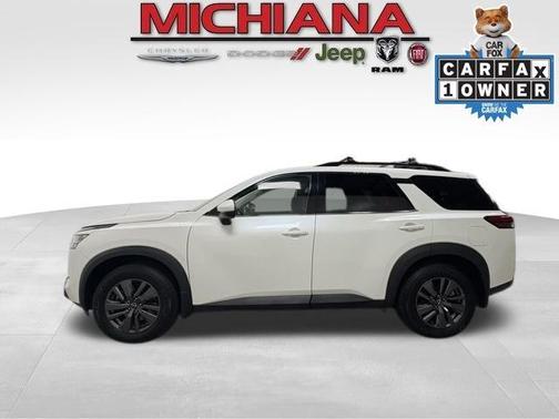 2022 Nissan Pathfinder SV