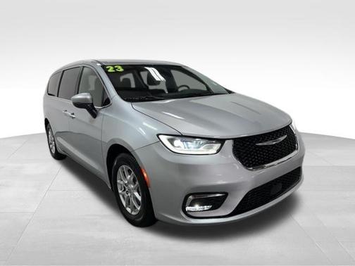 Silver Mist Clearcoat 2023 Chrysler Pacifica Touring