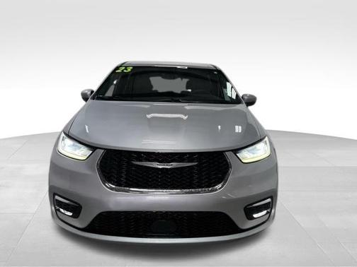 Silver Mist Clearcoat 2023 Chrysler Pacifica Touring