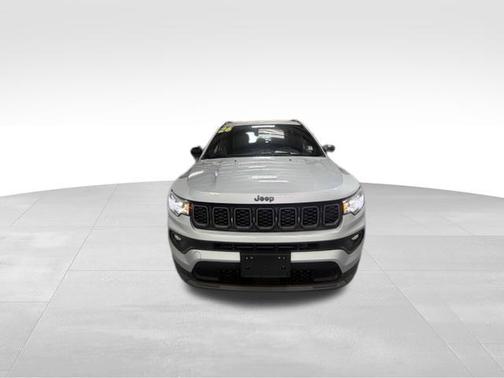 Silver Zynith 2026 Jeep Compass Latitude