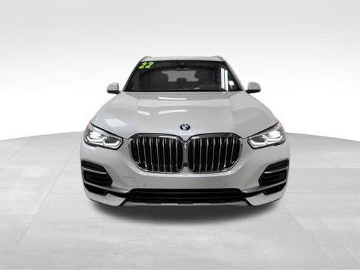 Mineral White Metallic 2022 BMW X5 xDrive40i