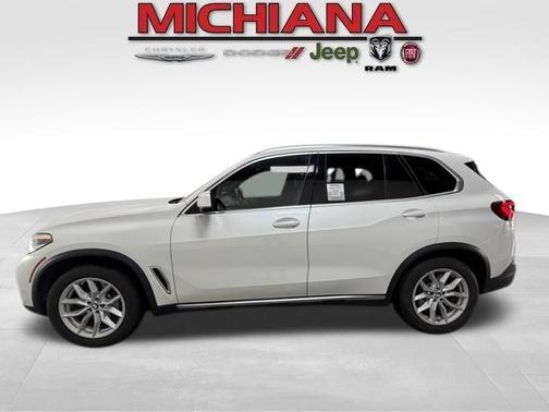 Mineral White Metallic 2022 BMW X5 xDrive40i