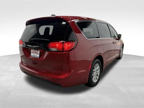 2026 Chrysler Voyager LX