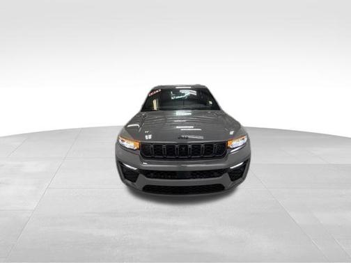 Gray 2027 Jeep Grand Cherokee Limited