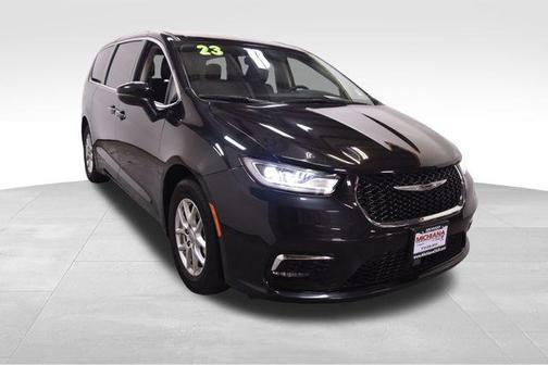 2023 Chrysler Pacifica Touring-L