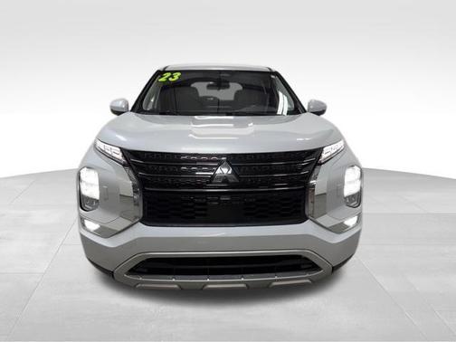 2023 Mitsubishi Outlander SE Special Edition