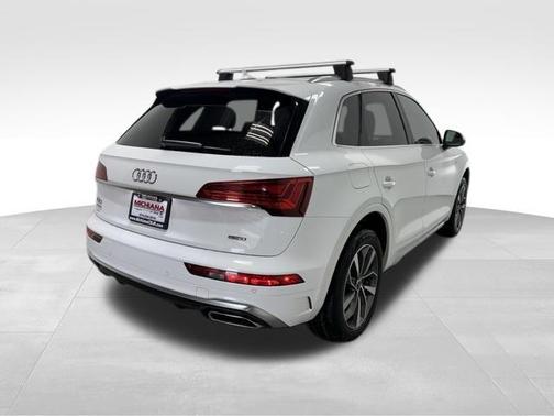 Arkona White 2024 Audi Q5 45 S line quattro Premium