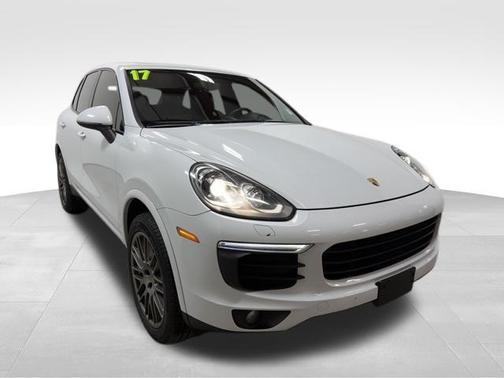 2017 Porsche Cayenne Base
