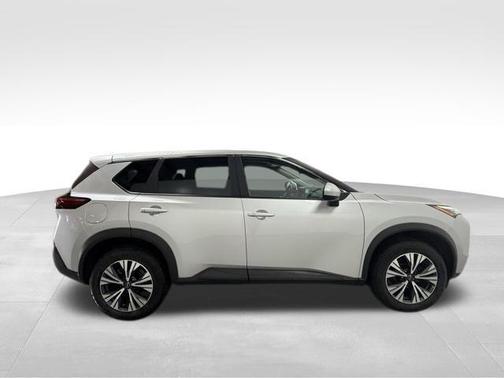Brilliant Silver Metallic 2023 Nissan Rogue SV