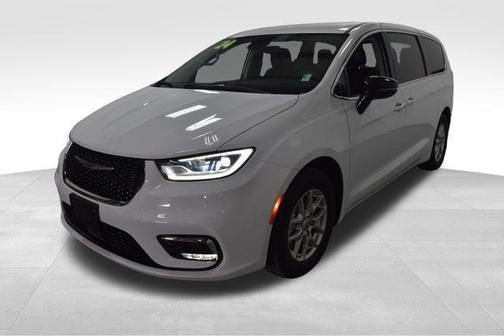 2024 Chrysler Pacifica Touring-L