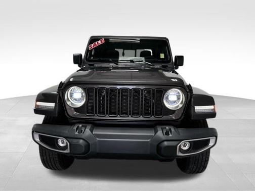 Granite Crystal Clearcoat Metallic 2026 Jeep Gladiator Sport