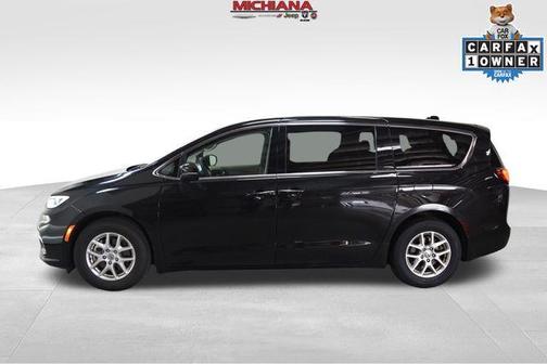 2023 Chrysler Pacifica Touring-L