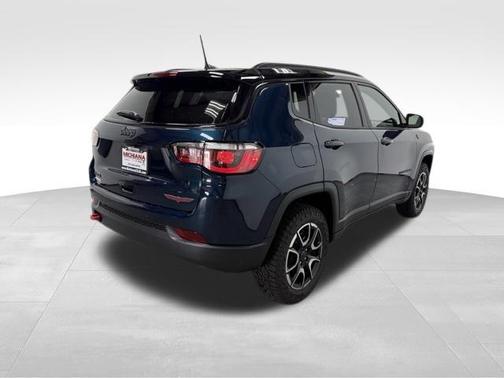 Fathom Blue Pearlcoat 2026 Jeep Compass Trailhawk