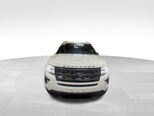 Oxford White 2018 Ford Explorer XLT