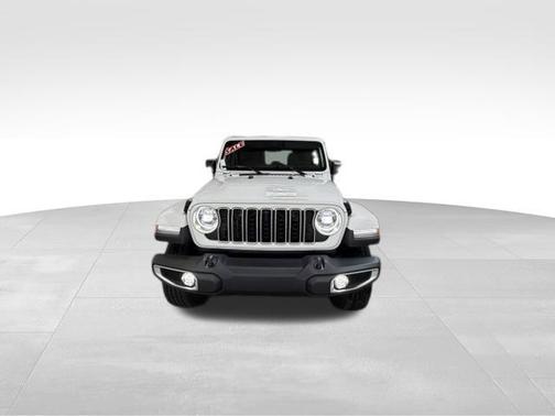 Bright White Clearcoat 2026 Jeep Wrangler Sahara