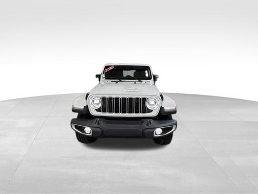Bright White Clearcoat 2026 Jeep Wrangler Sahara