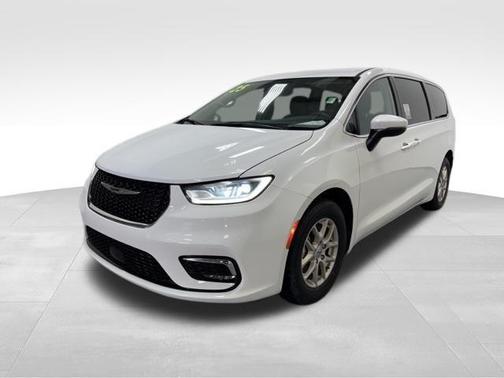 Bright White Clearcoat 2023 Chrysler Pacifica Touring-L