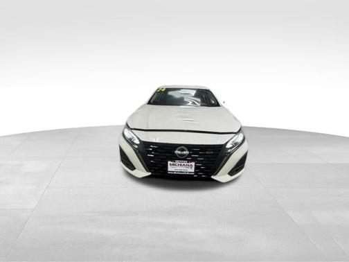 White 2024 Nissan Altima 2.5 SR