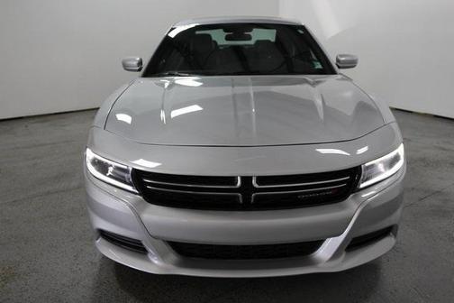 Photo 3 of 25 of 2020 Dodge Charger SXT