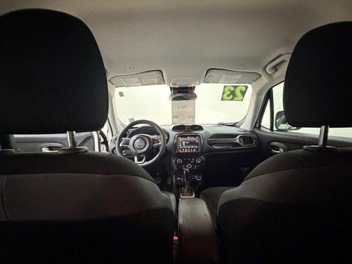 Alpine White Clearcoat 2023 Jeep Renegade Latitude