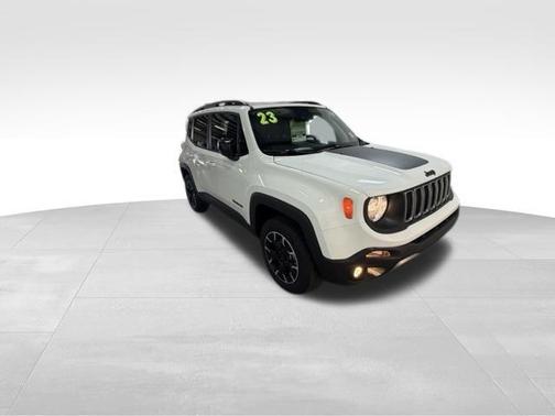 Alpine White Clearcoat 2023 Jeep Renegade Latitude