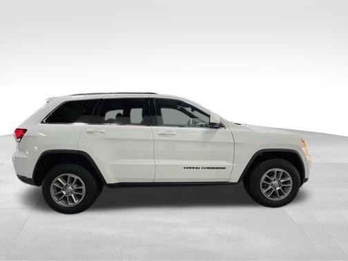 Bright White Clearcoat 2020 Jeep Grand Cherokee Laredo E