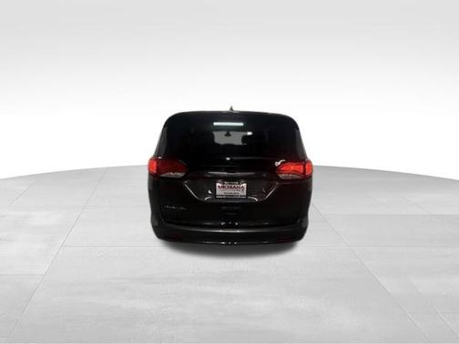 Granite Crystal Clearcoat Metallic 2017 Chrysler Pacifica Touring