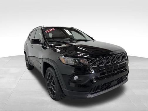 Diamond Black 2026 Jeep Compass Latitude