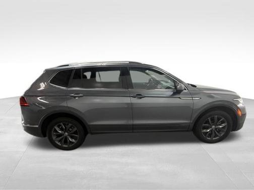 Platinum Gray Metallic 2023 Volkswagen Tiguan 2.0T SE