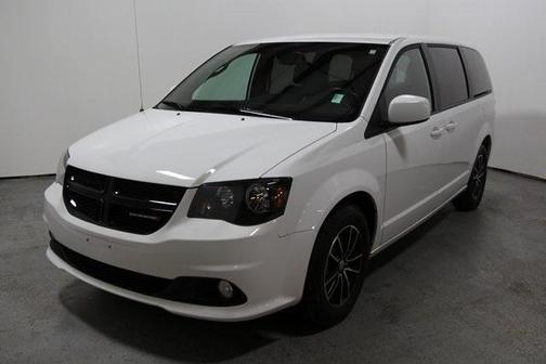 Photo 2 of 24 of 2019 Dodge Grand Caravan SE