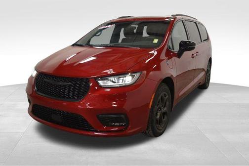 2025 Chrysler Pacifica Hybrid Select