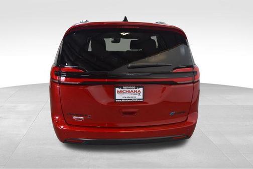 2025 Chrysler Pacifica Hybrid Select
