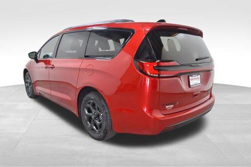 2025 Chrysler Pacifica Hybrid Select