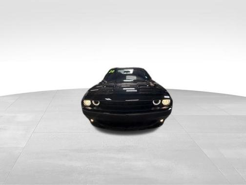 Pitch Black Clearcoat 2020 Dodge Challenger SXT