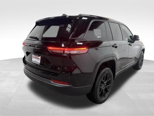 2026 Jeep Grand Cherokee Laredo