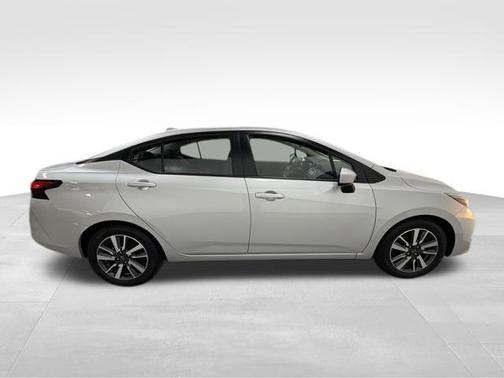 2023 Nissan Versa 1.6 SV