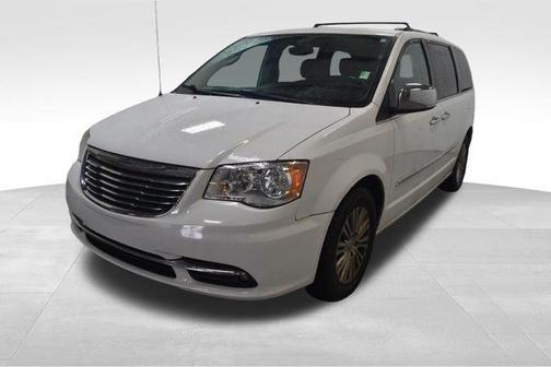 2014 Chrysler Town & Country Touring-L
