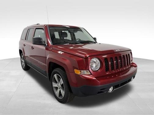 Deep Cherry Red Crystal Pearlcoat 2017 Jeep Patriot High Altitude