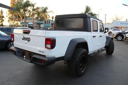 Bright White Clearcoat 2020 Jeep Gladiator Sport S