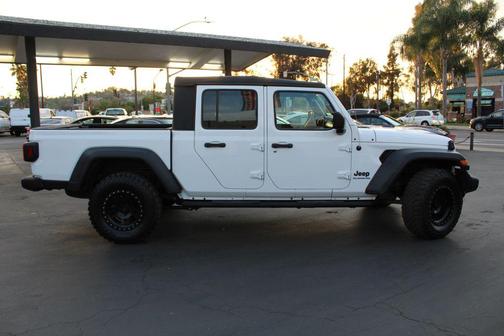 Bright White Clearcoat 2020 Jeep Gladiator Sport S