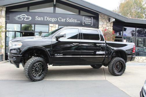 Diamond Black Crystal Pearlcoat 2019 RAM 1500 Limited