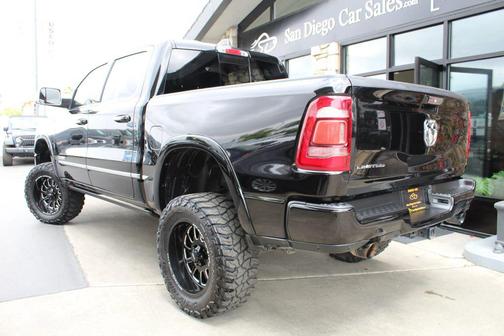 Diamond Black Crystal Pearlcoat 2019 RAM 1500 Limited