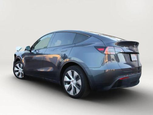 2021 Tesla Model Y Standard Range Rear-Wheel Drive