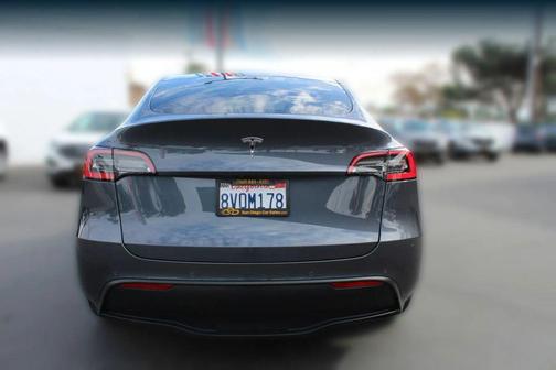 2021 Tesla Model Y Standard Range Rear-Wheel Drive
