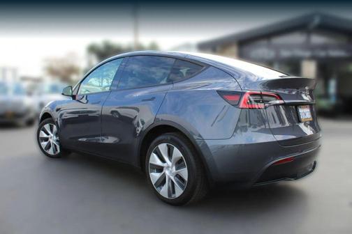 2021 Tesla Model Y Standard Range Rear-Wheel Drive