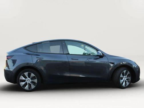 2021 Tesla Model Y Standard Range Rear-Wheel Drive
