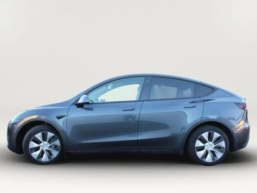 2021 Tesla Model Y Standard Range Rear-Wheel Drive