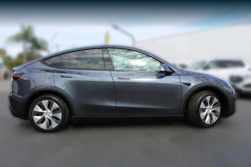 2021 Tesla Model Y Standard Range Rear-Wheel Drive