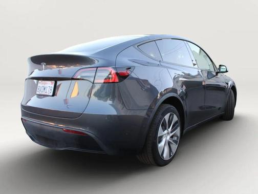 2021 Tesla Model Y Standard Range Rear-Wheel Drive