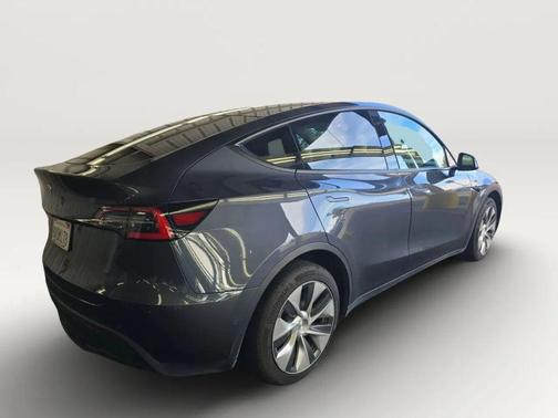 2021 Tesla Model Y Standard Range Rear-Wheel Drive